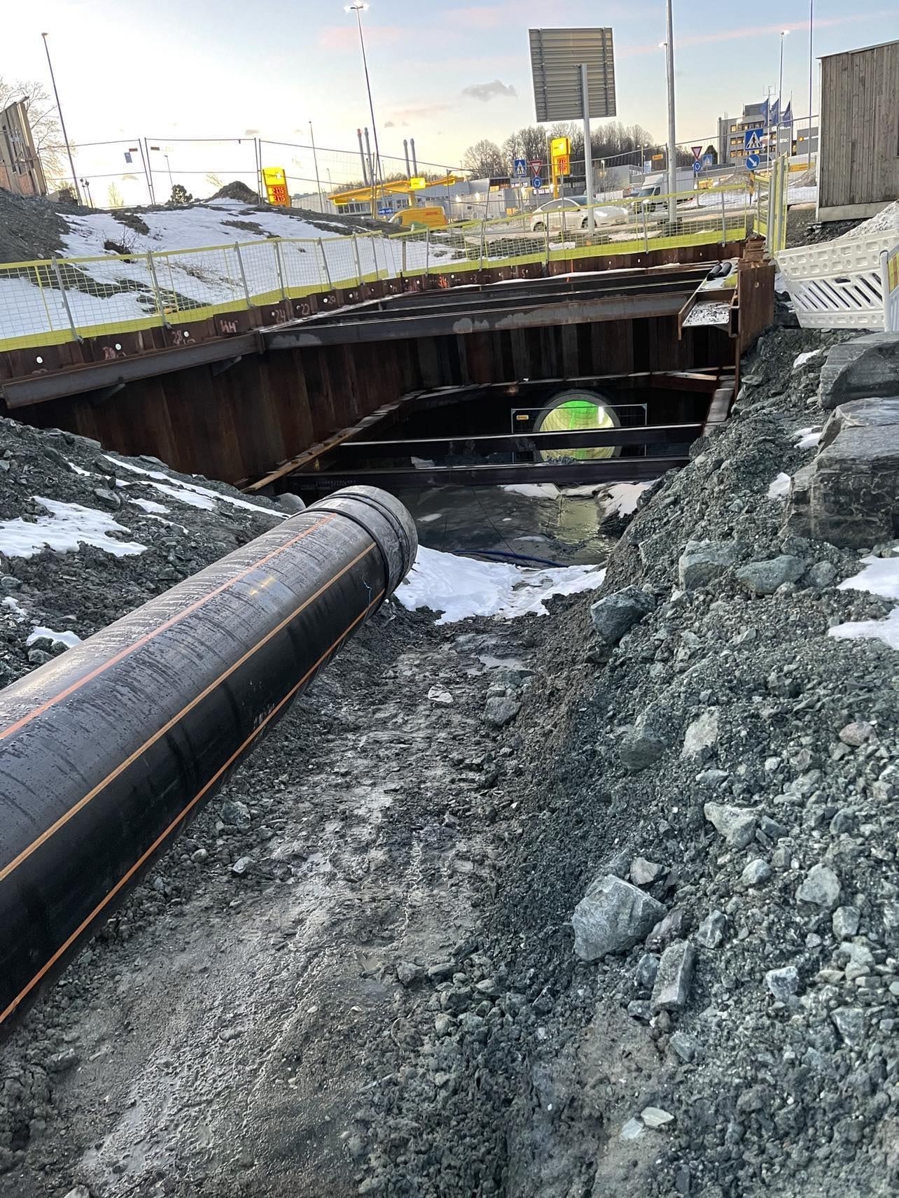 Pipe installation in trench — municipal and industrial infrastructure
